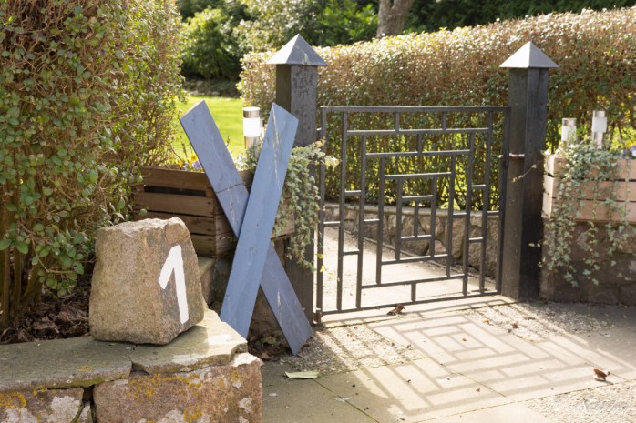 blaues-kreuz-auf-fehmarn