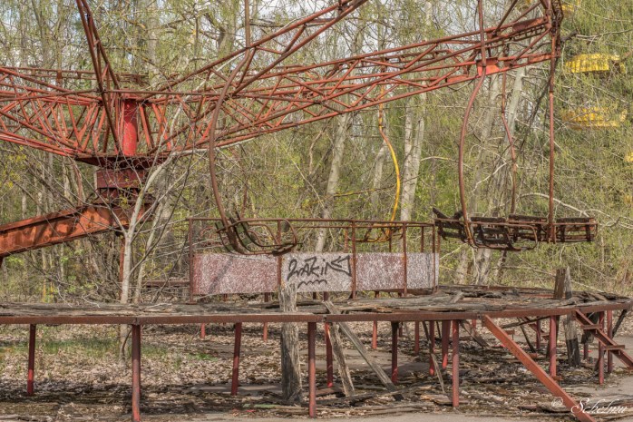 pripyat-karussel-tschernobyl-chernobyl